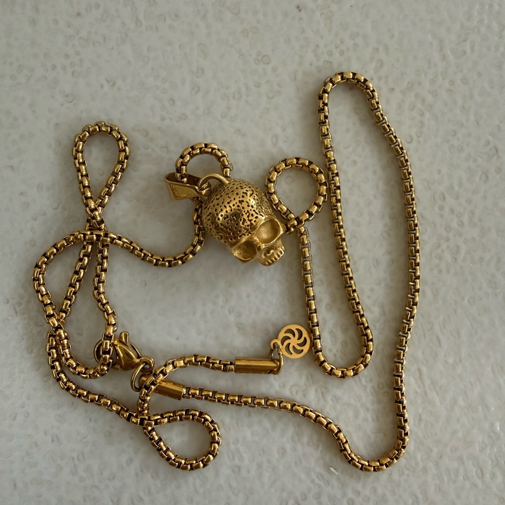 Edgy Gold Skull Pendant Necklace